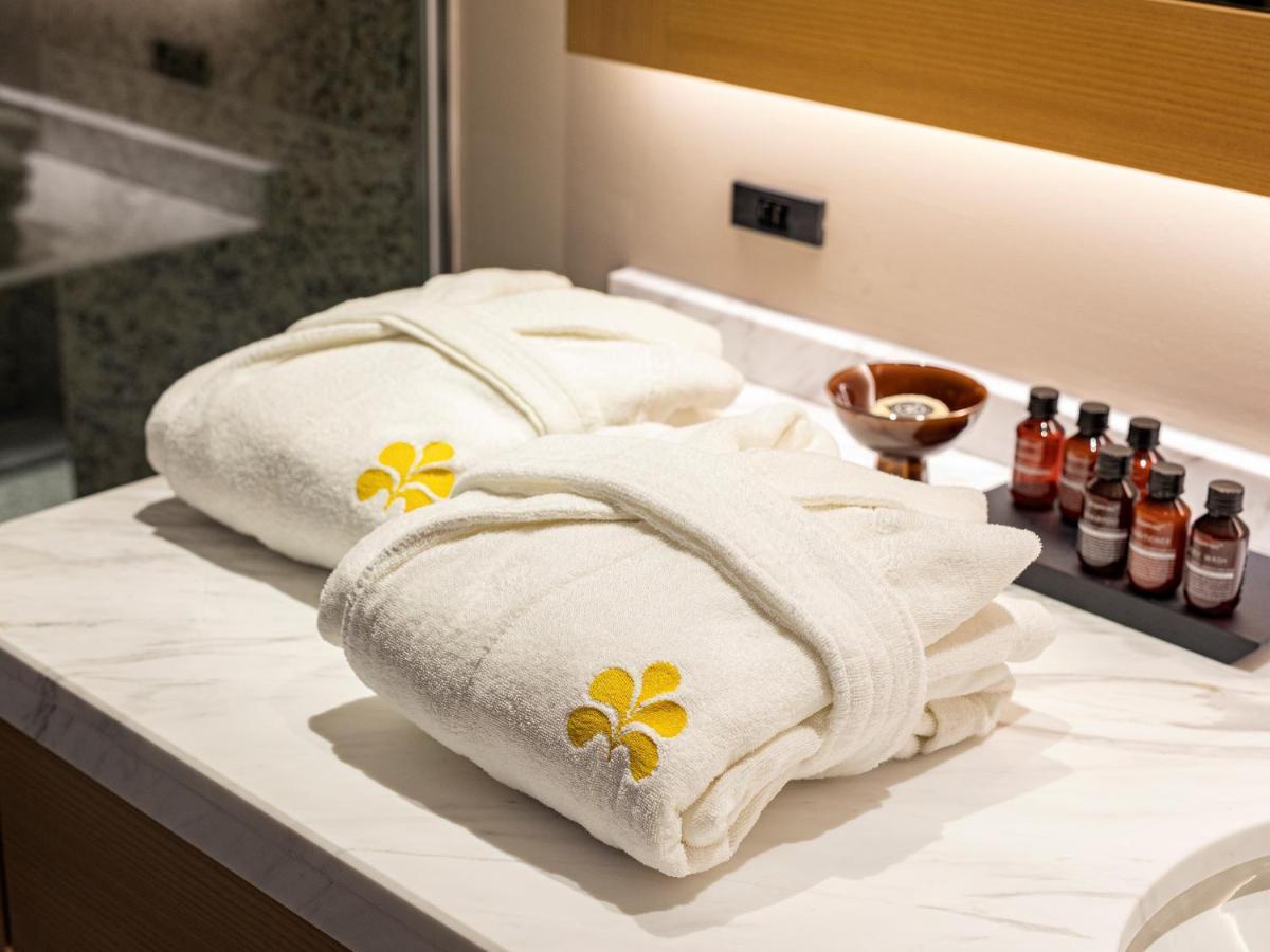 Hotel Nikko Fukuoka Fukuoka  Exterior foto Bathrobe